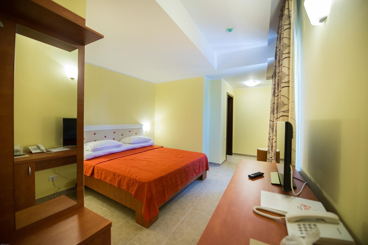 Sara Boutique - Laurette Due 3* Mamaia